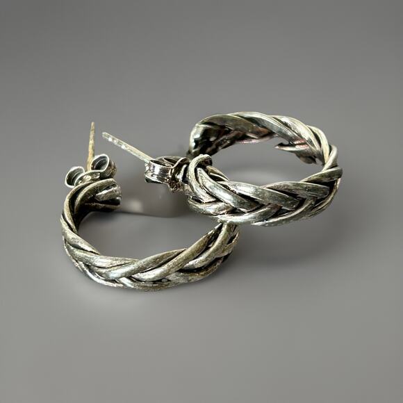 Lovely Vintage Navajo Braided Sterling Silver Hoop Post Earrings Measures 1/2” - Picture 3 of 3